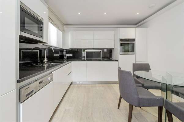 Flat Ennismore Gardens in City of Westminster