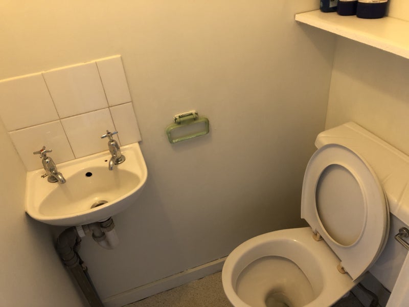 Room Saint Andrews Road in Greater London