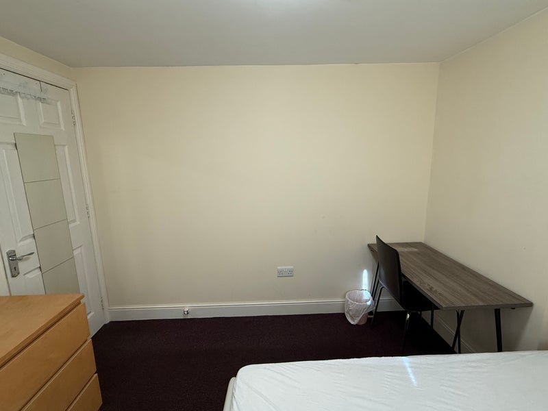 Room Saint Andrews Road in Greater London