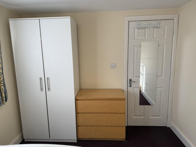 Room Saint Andrews Road in Greater London