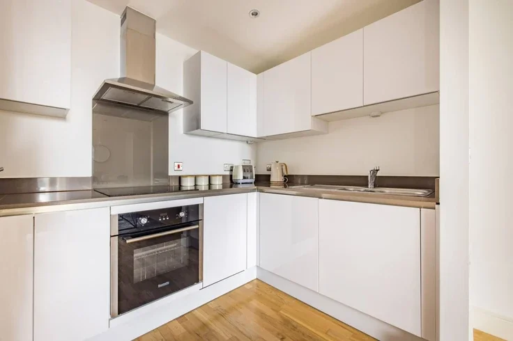 Flat Dowells Street in Greater London