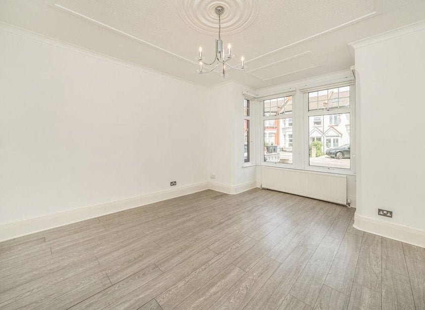 House Belsize Avenue in Greater London