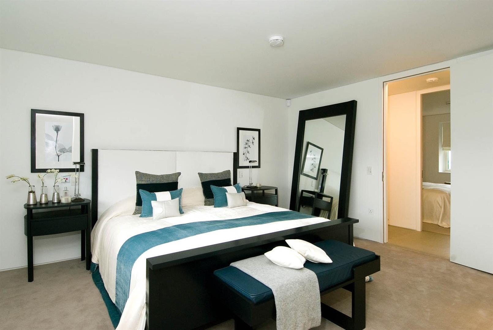 Flat Boydell Court in Greater London