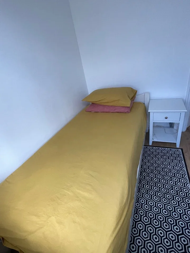 Room Windermere Avenue in Greater London
