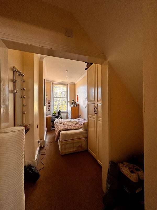 Room Falcon Grove in Greater London