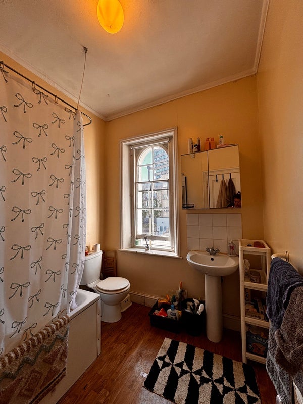 Room Falcon Grove in Greater London