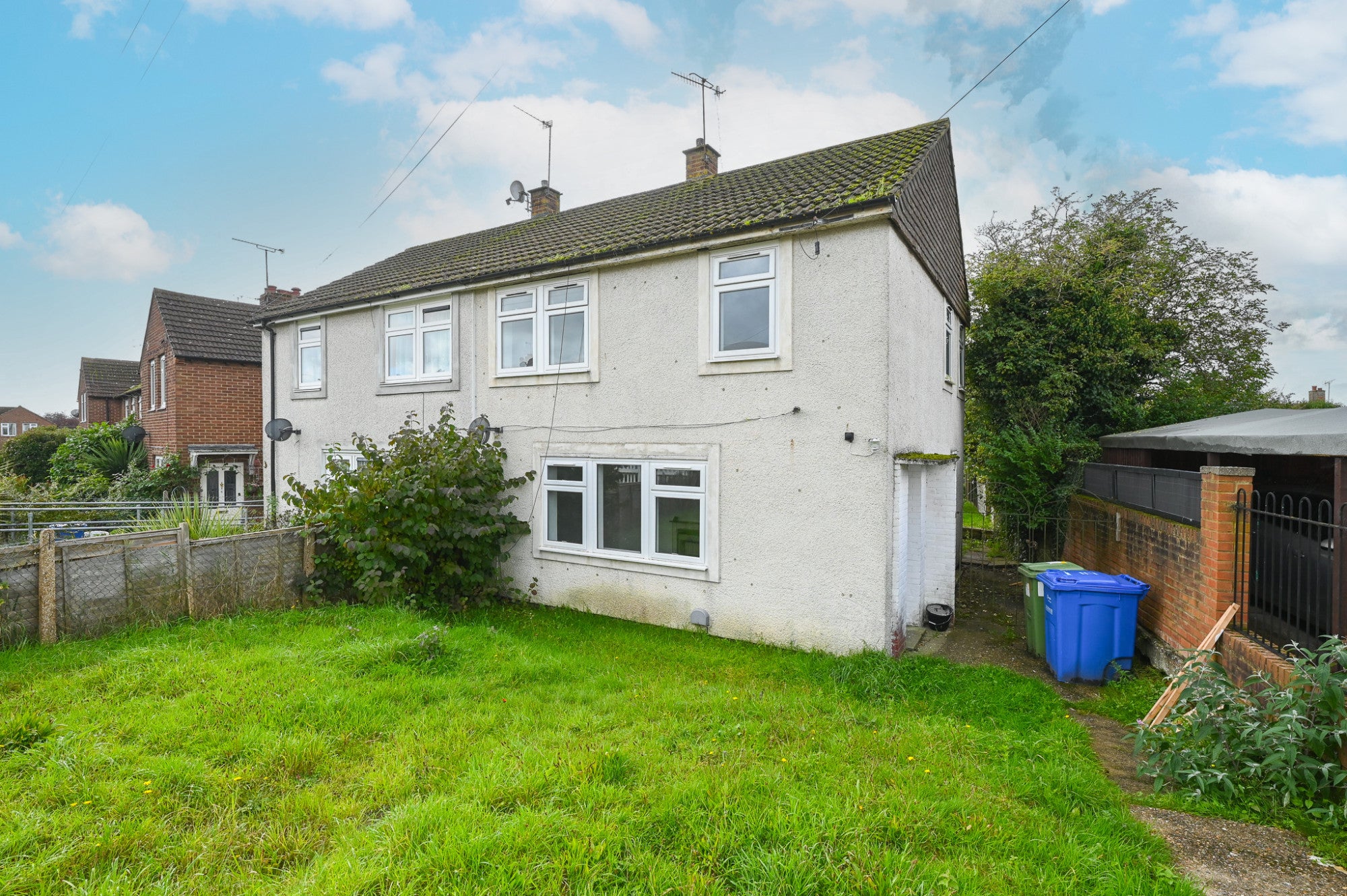 House Gloucester Road in Rushmoor