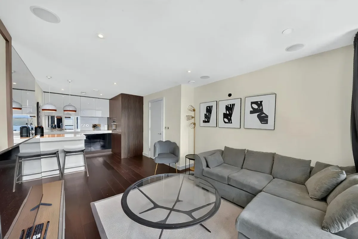 Flat Gatliff Road in City of Westminster