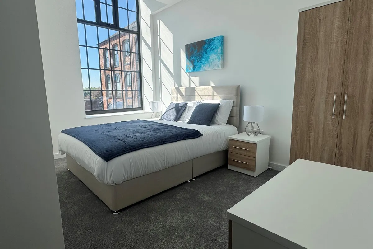 Flat Huxley Close in Derby