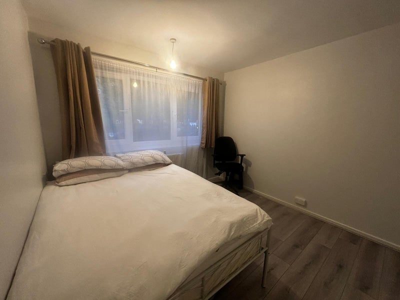 House Levehurst Way in Greater London