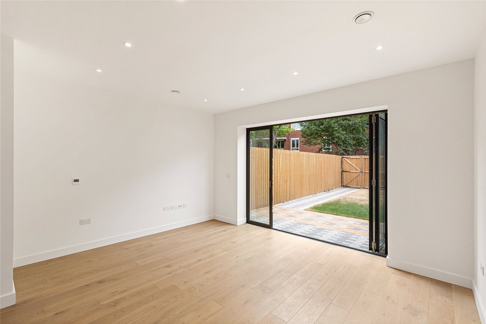 House Bruckner Street in City of Westminster