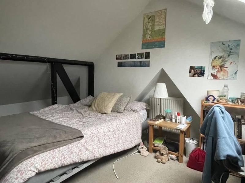 Room Whymark Avenue in Greater London
