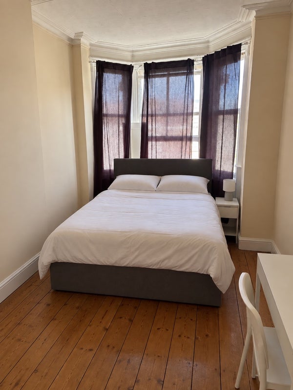 Room Margravine Road in Greater London