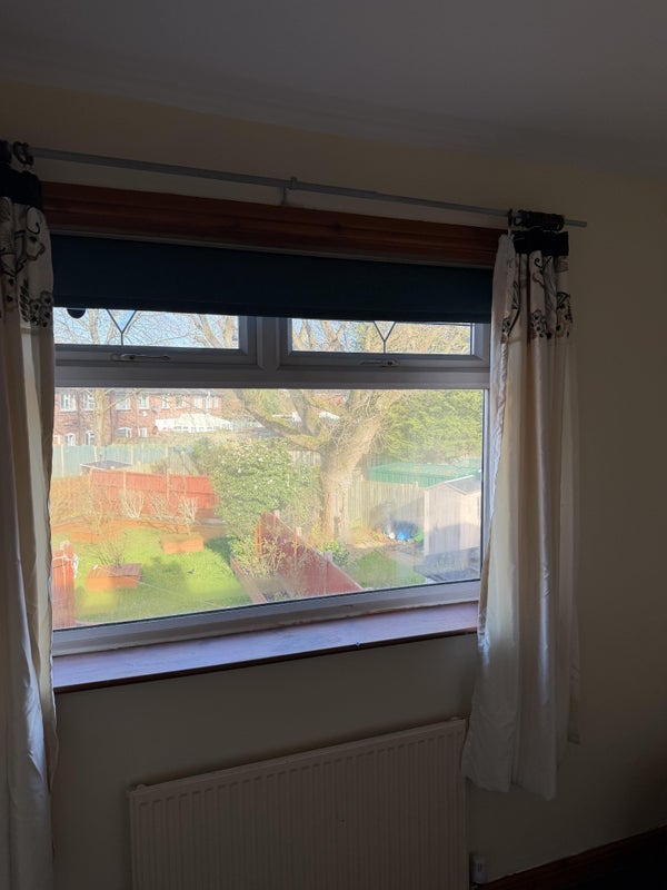Room Yew Tree Road in Manchester