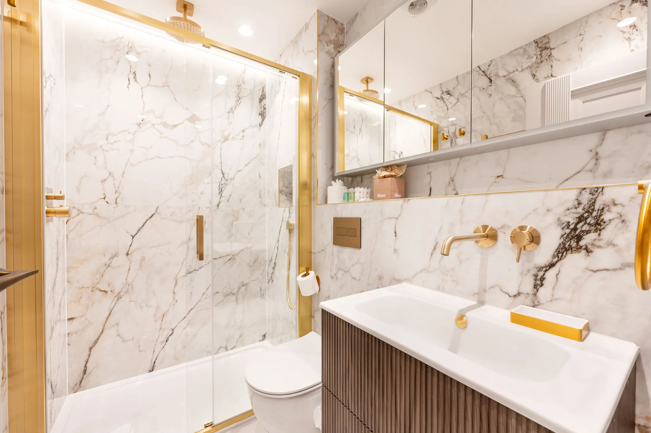 Flat Royal Crescent in Greater London