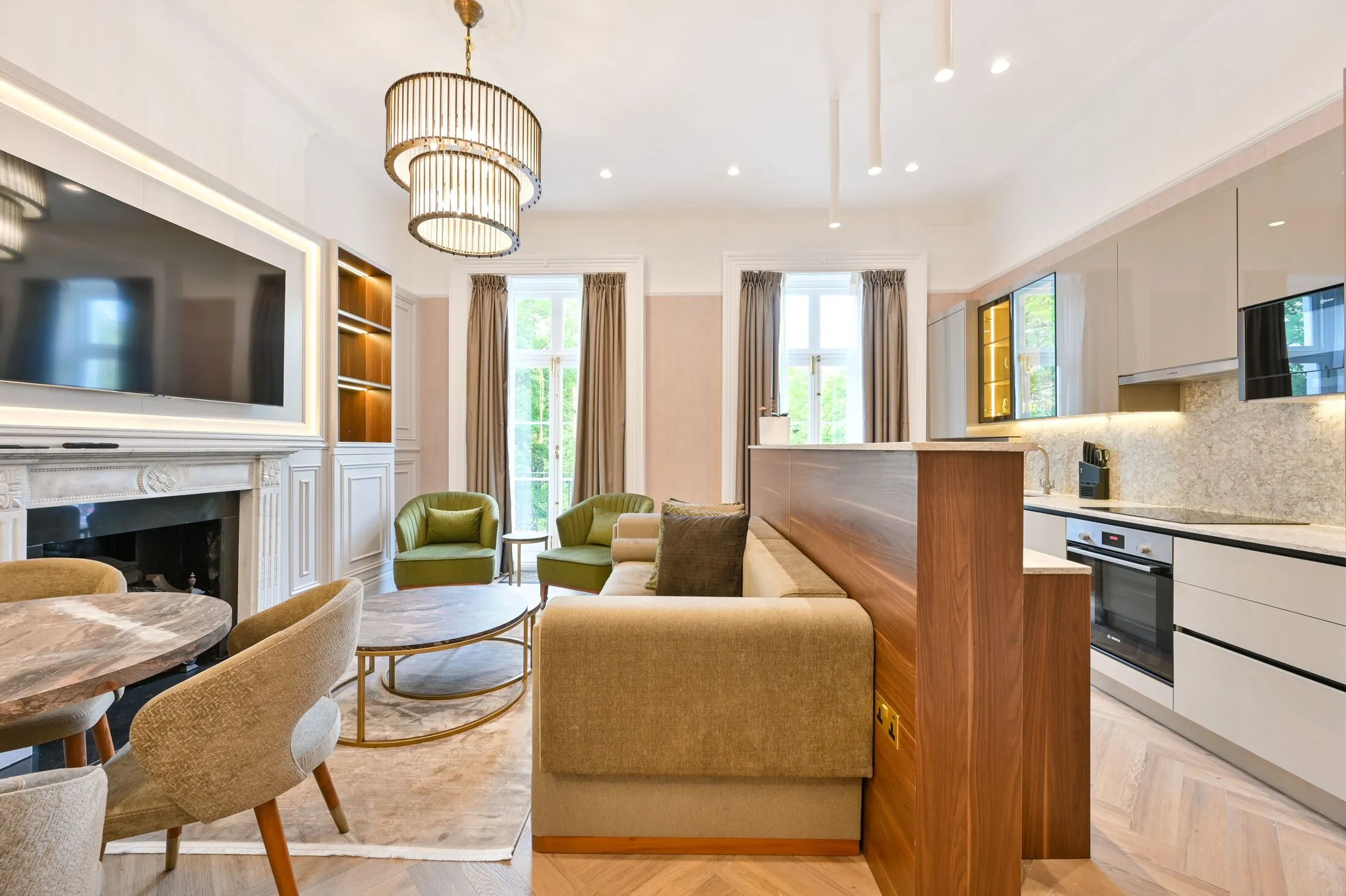 Flat Royal Crescent in Greater London