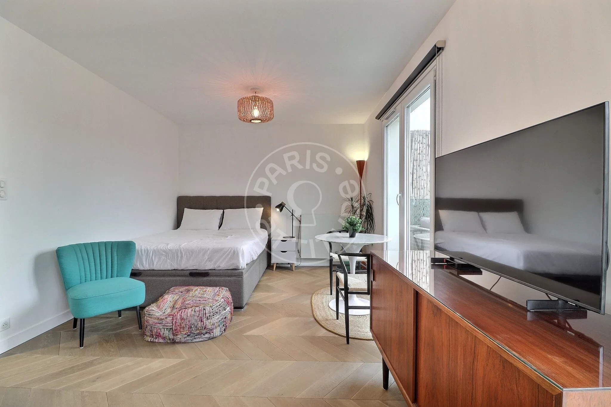 Flat Rue Rouelle in Paris