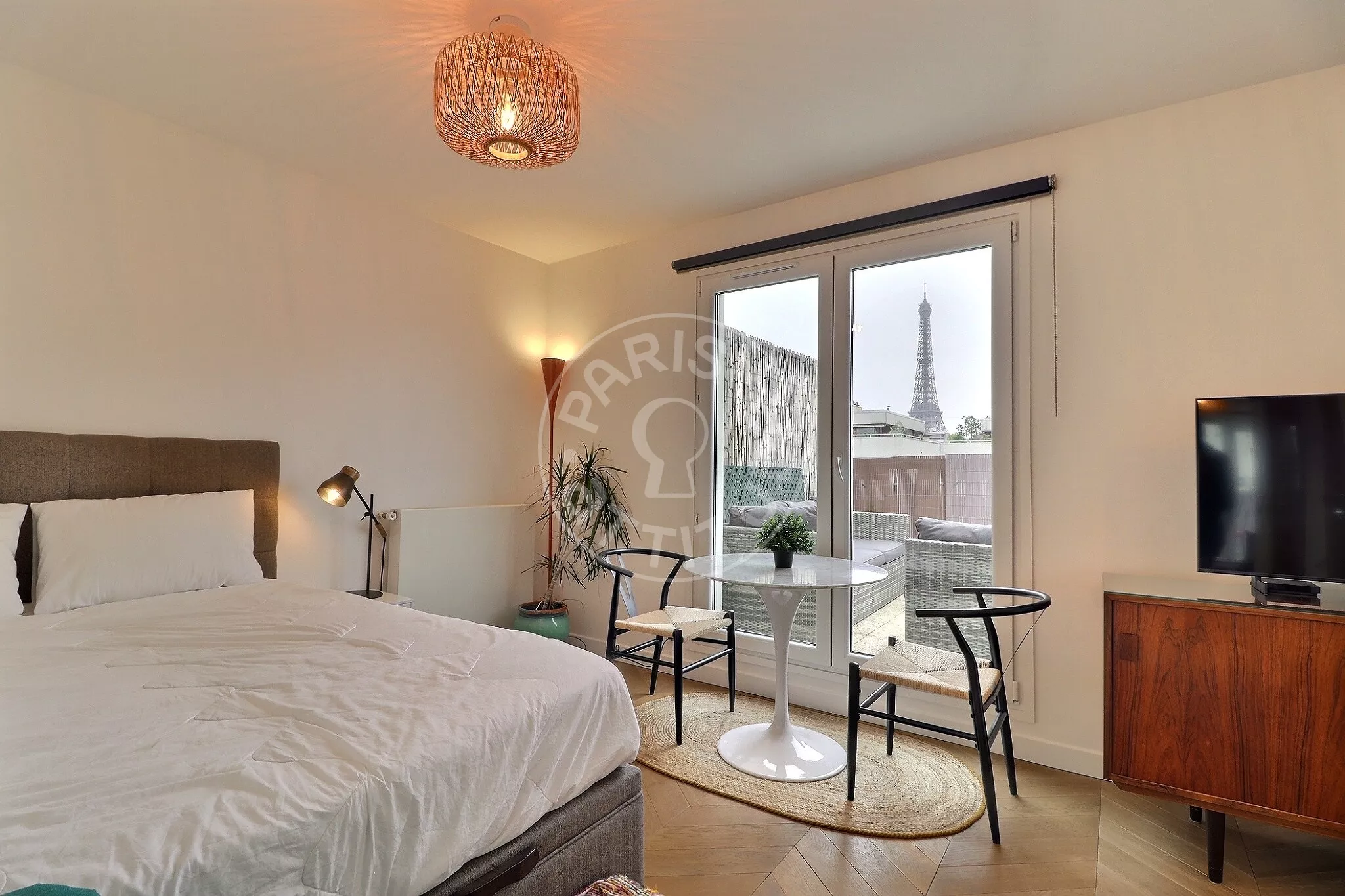 Flat Rue Rouelle in Paris