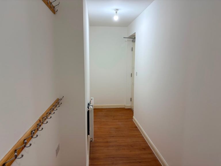Flat Varcoe Gardens in Greater London