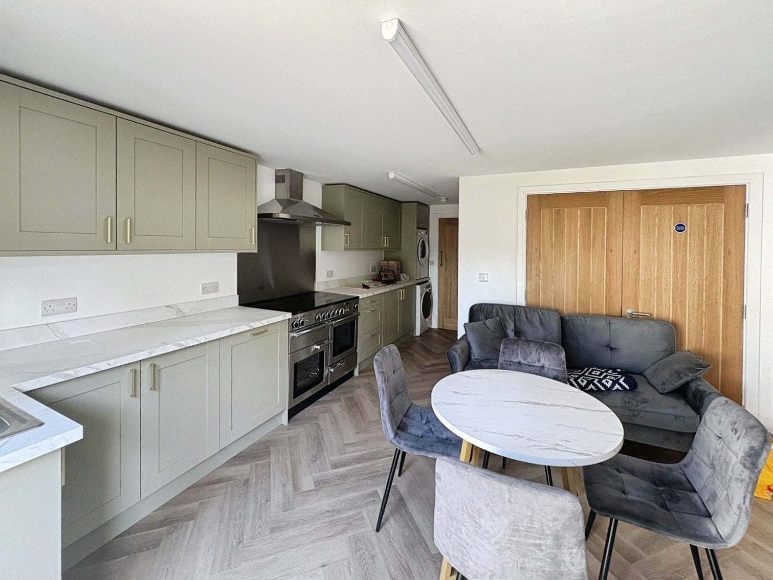 Room Royal Oak Road in Woking