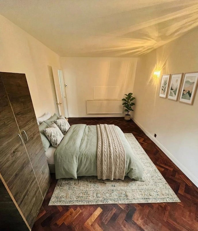 Room Leeward Gardens in Greater London