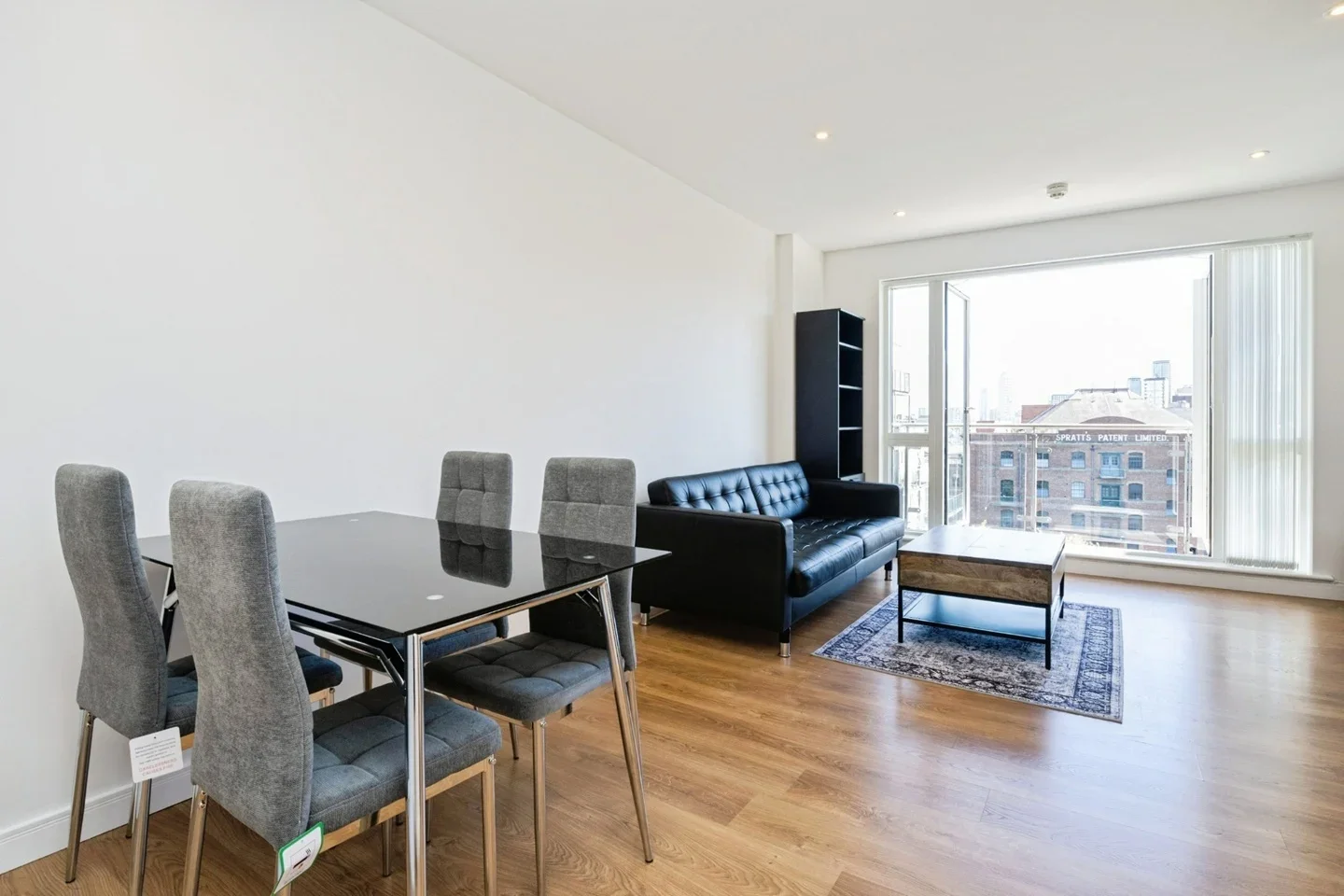 Flat Voysey Square in Greater London