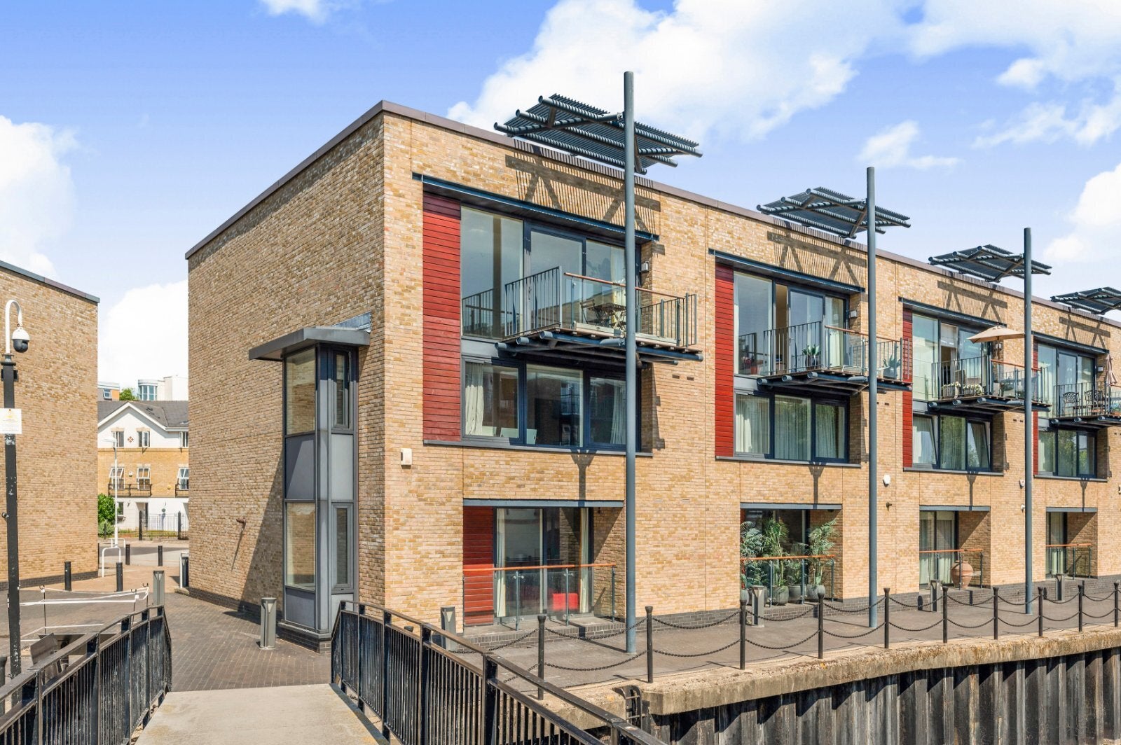 House Basin Approach in Greater London