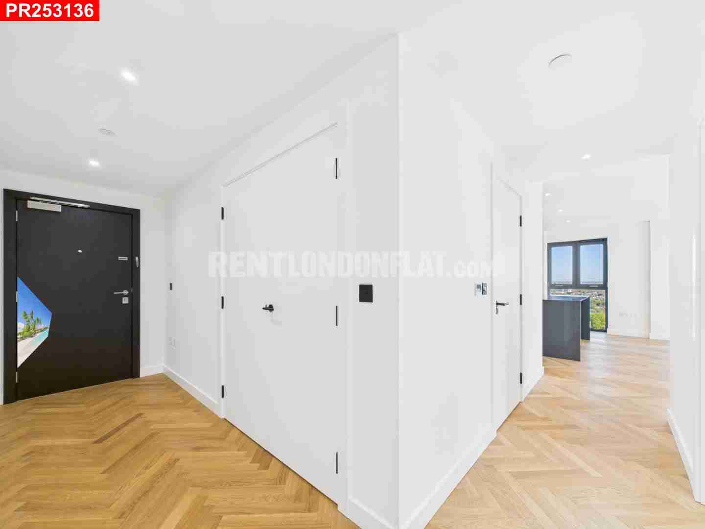 Flat Goodchild Road in Greater London