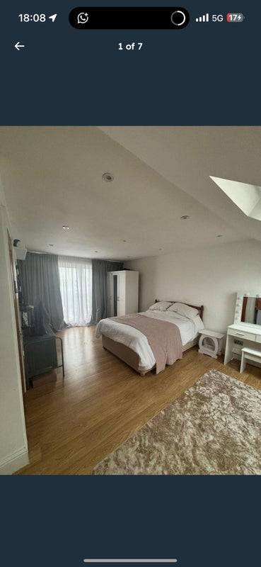 Room Sherwood Road in Greater London