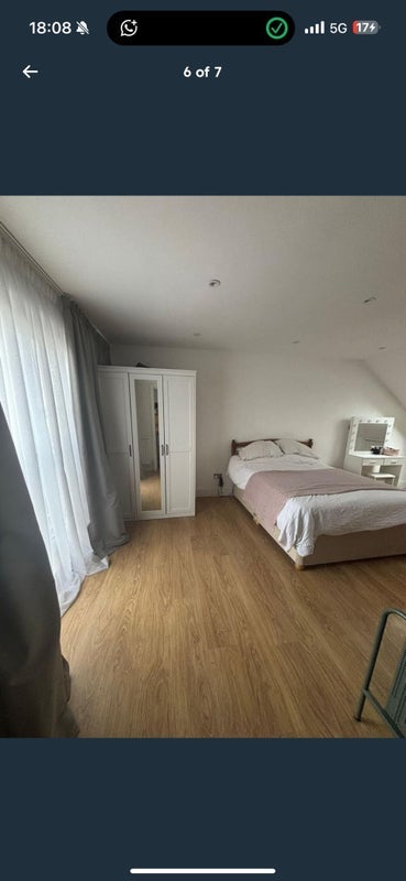 Room Sherwood Road in Greater London