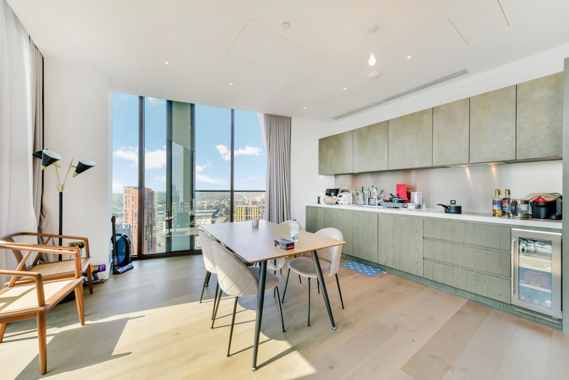 Flat Carnation Way in Greater London