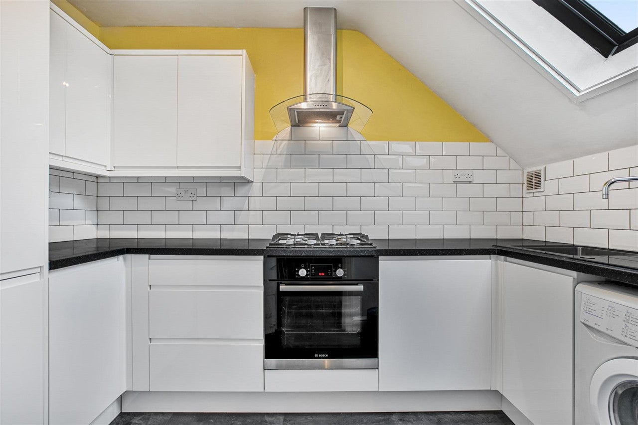 Flat Raleigh Gardens in Greater London