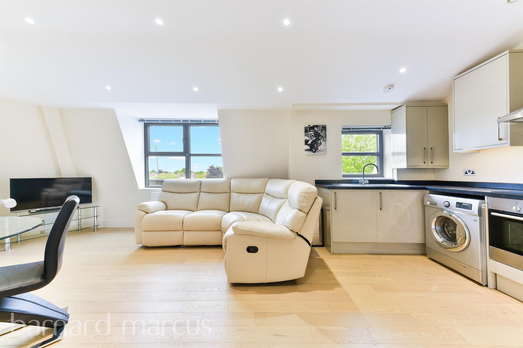 Flat Barnsbury Lane in Greater London