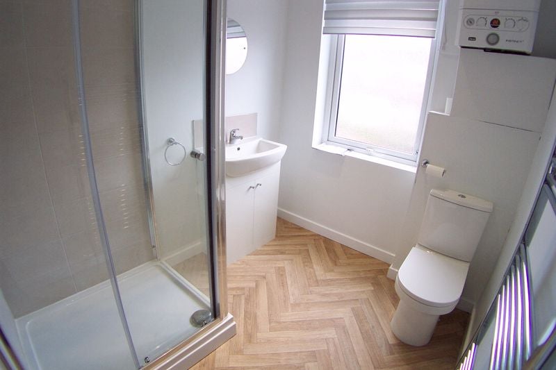 Room Trelawn Place in Leeds