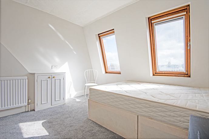 Room Inglethorpe Street in Greater London