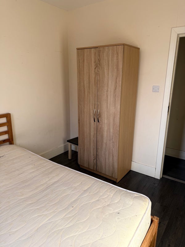 Room Kensington Park Road in Bristol