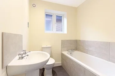 Flat Runnymede in Greater London