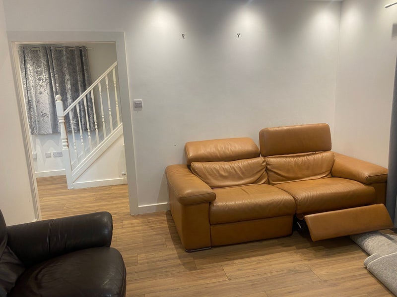 Room Burdiehouse Avenue in City of Edinburgh