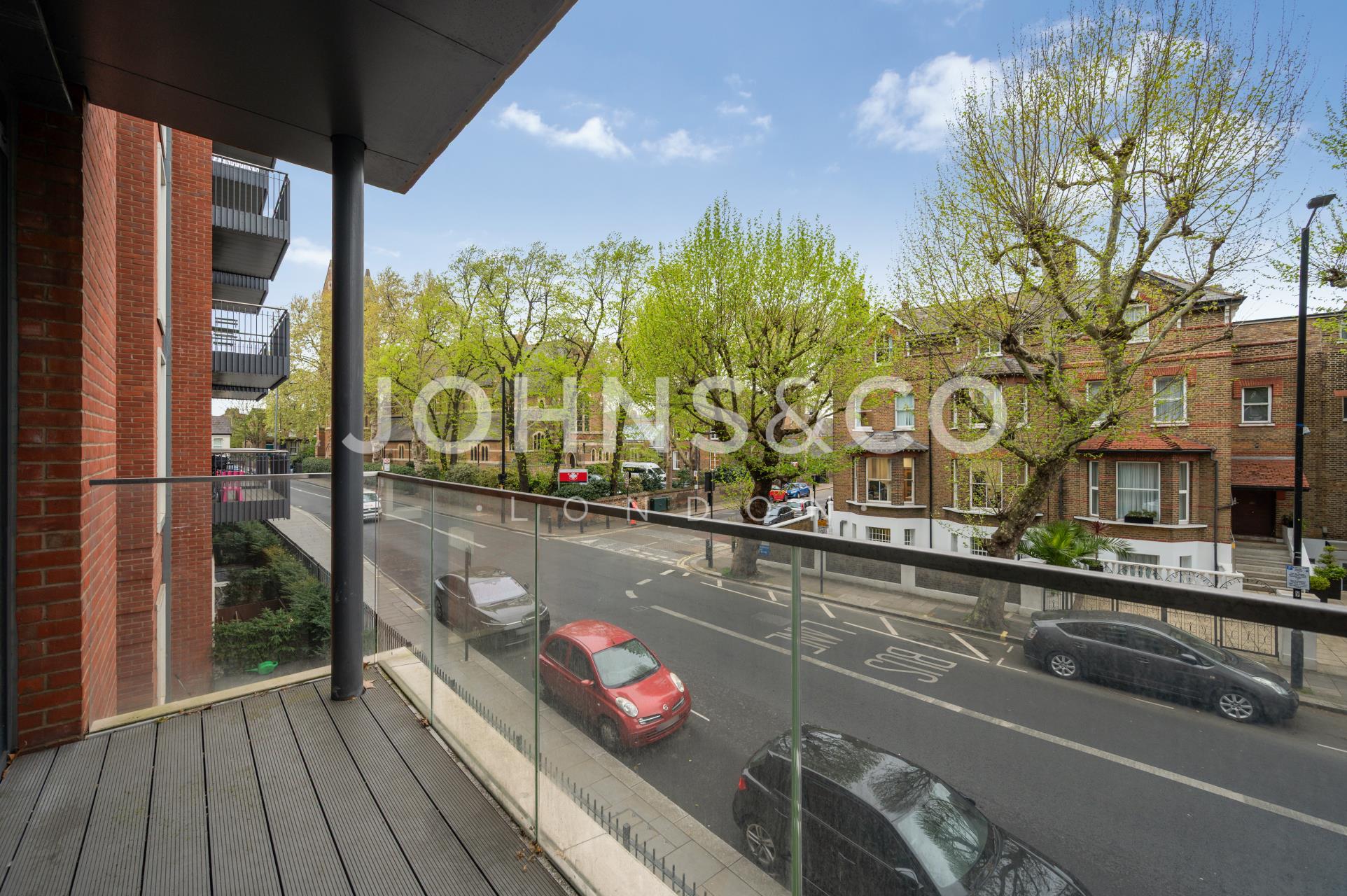 Flat Glenthorne Road in Greater London