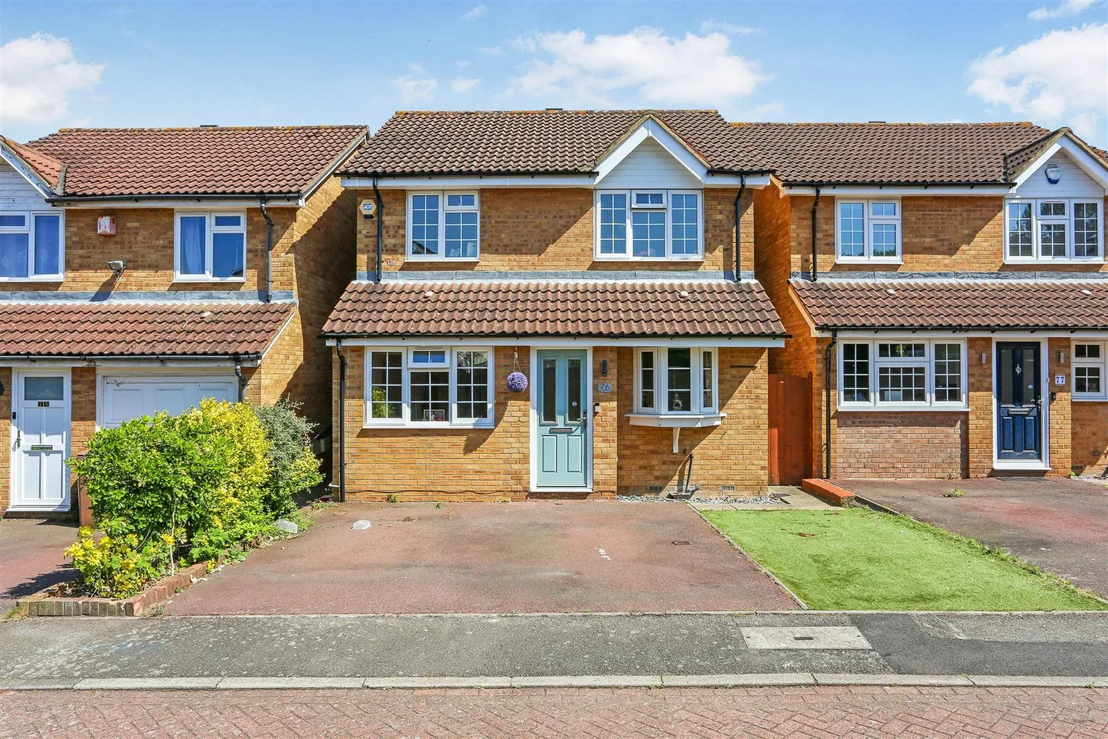 House Groveside Close in Greater London