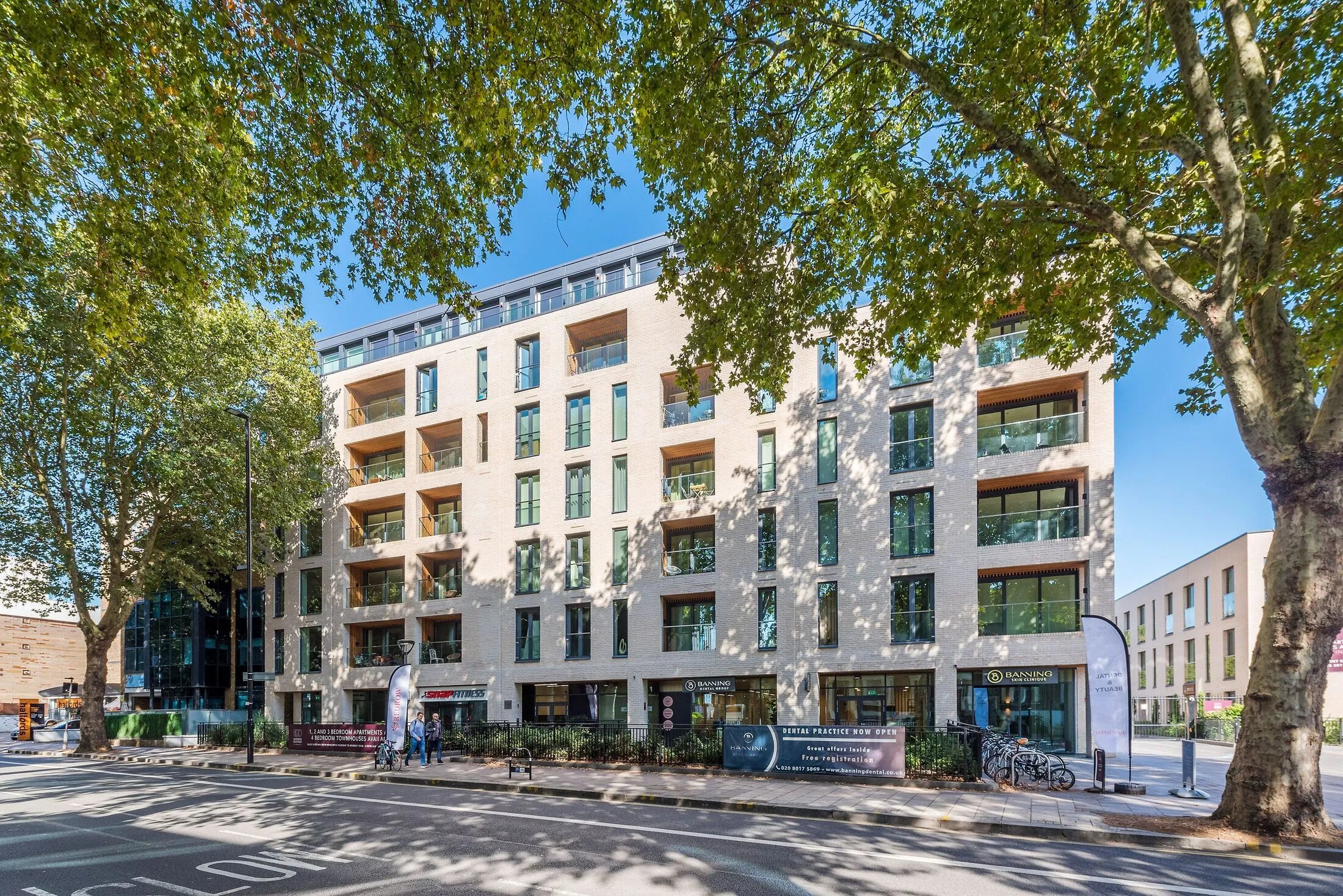 Flat Chiswick High Road in Greater London