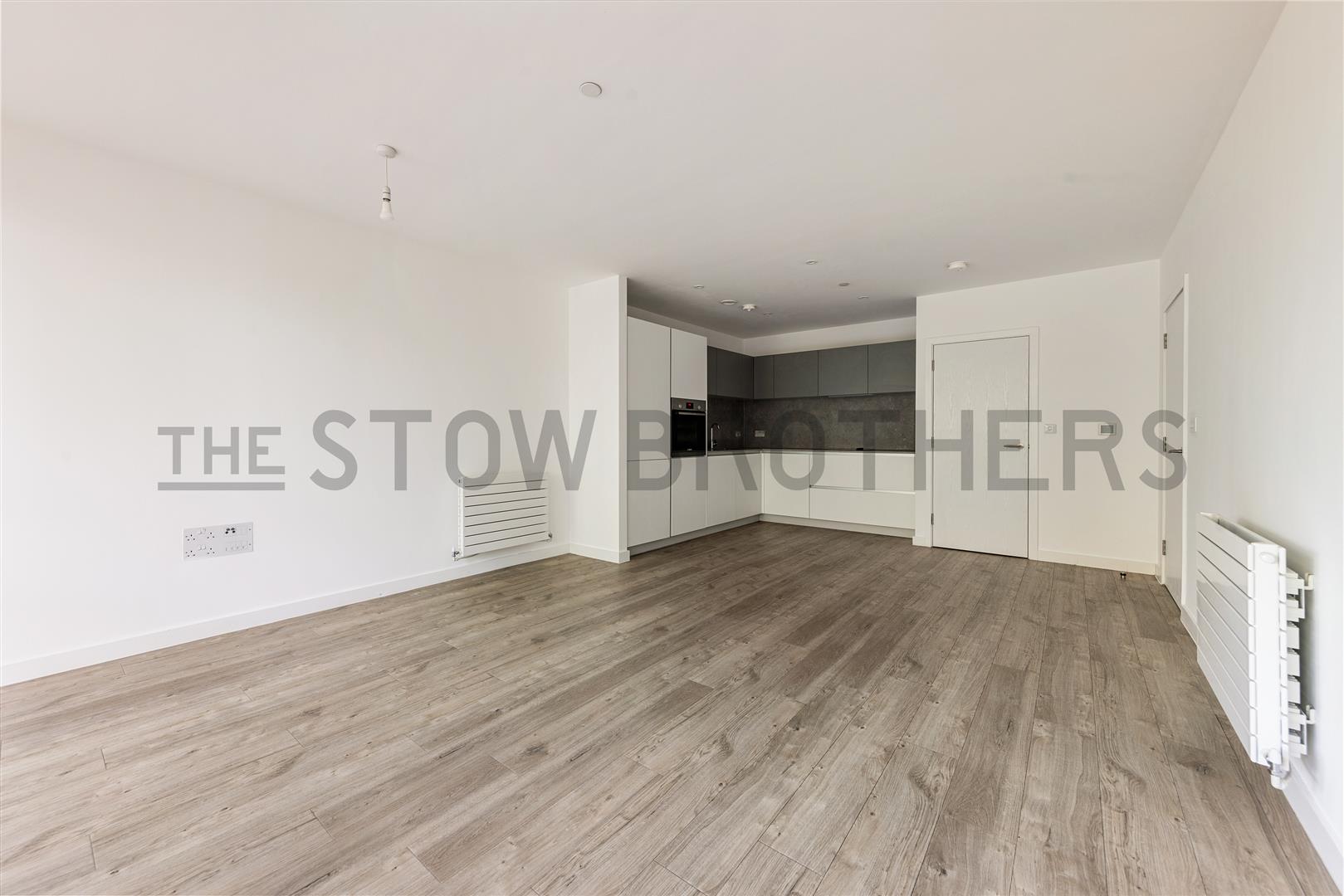Flat Brunner Road in Greater London