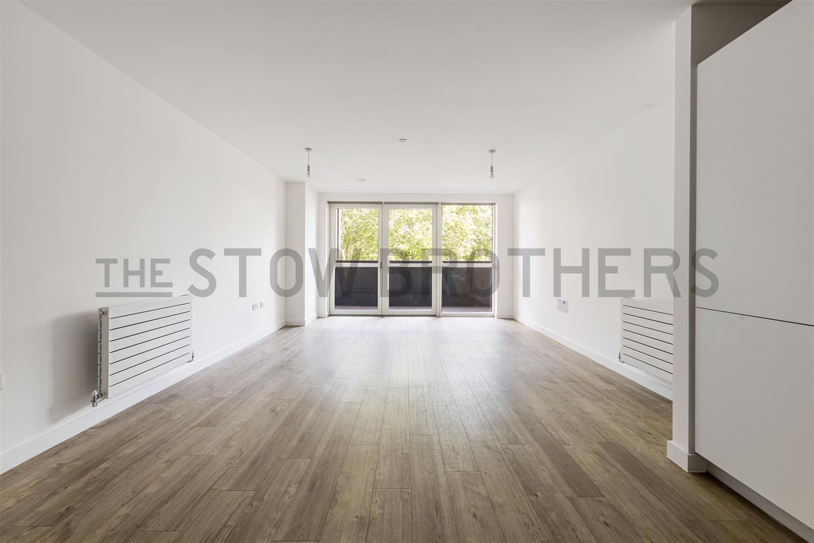 Flat Brunner Road in Greater London
