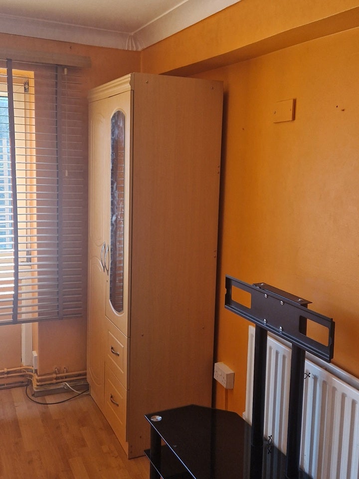 Room Tibbenham Walk in Greater London