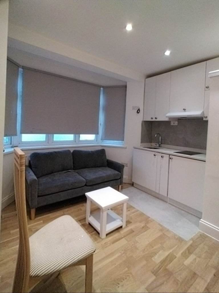 Flat West Barnes Lane in Greater London