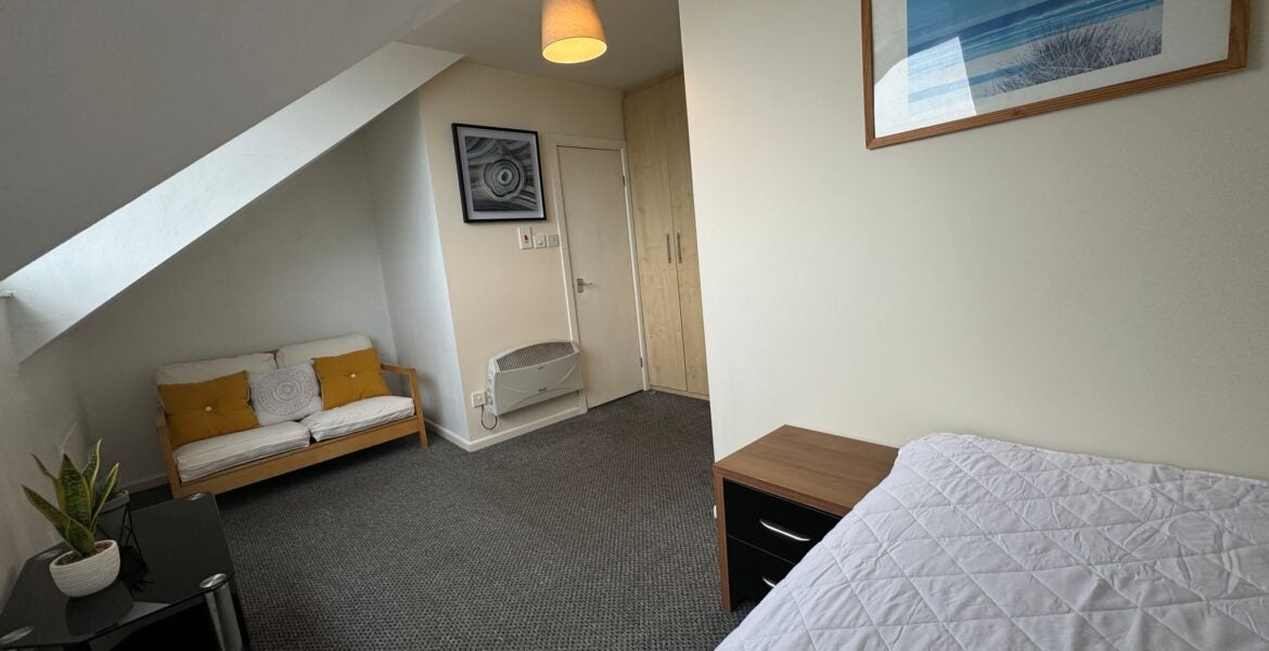Flat Back Carberry Terrace in Leeds