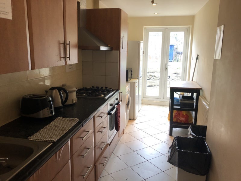 Room Braid Avenue in Greater London