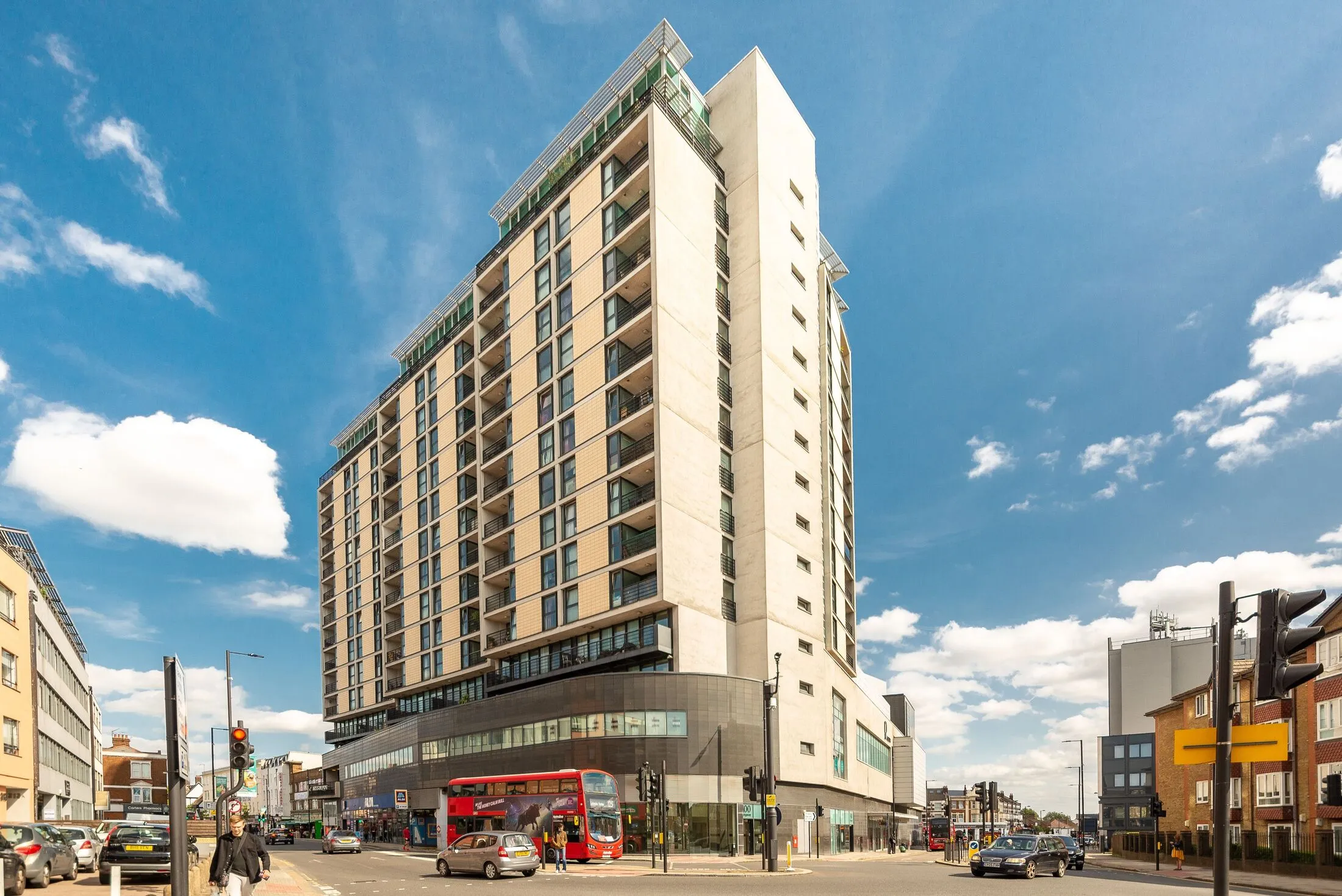 Flat Kingsway in Greater London