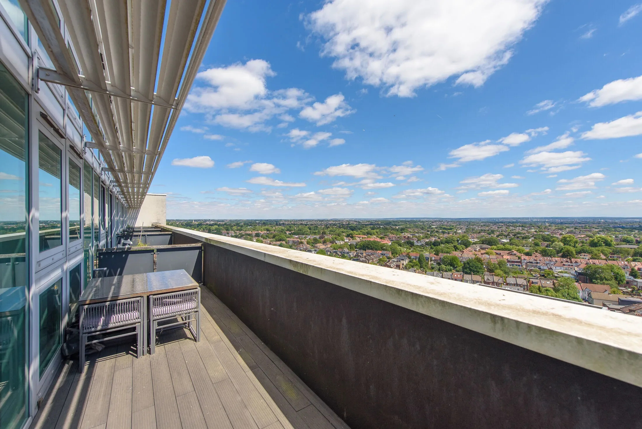 Flat Kingsway in Greater London