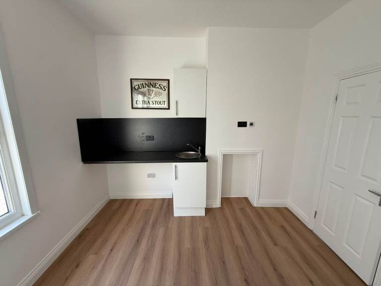 Flat Harrow Road in City of Westminster